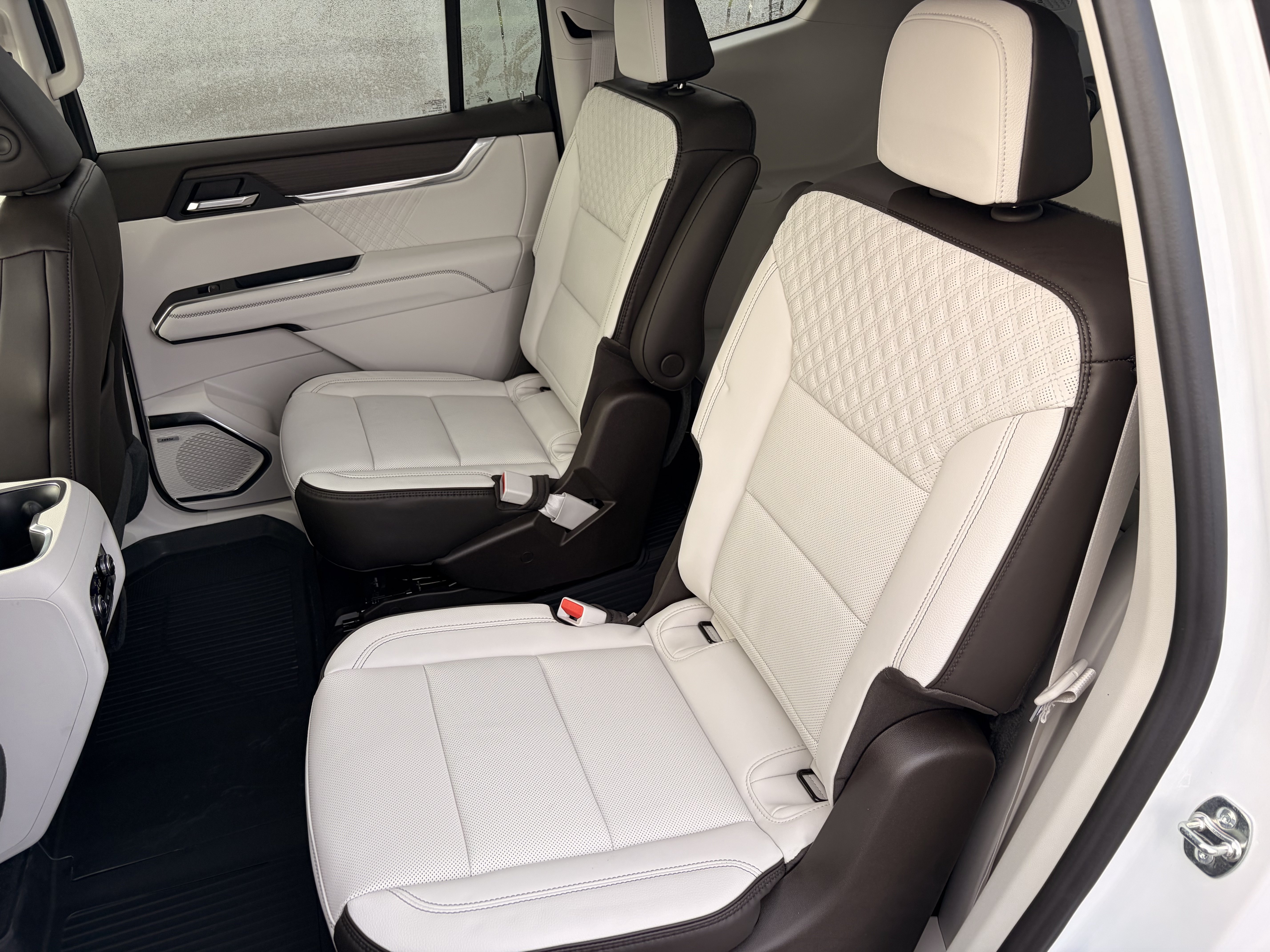 New 2027 GMC Acadia Denali w/ LPO, Floor Liner Package AWD/4WD image 16