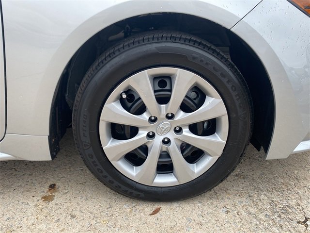 Used 2025 Toyota Corolla LE image 9