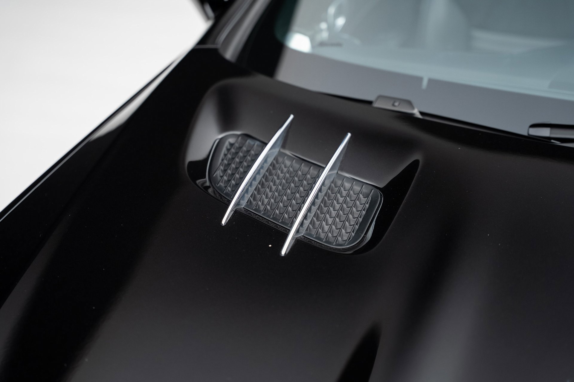 Used 2019 Mercedes-Benz SL 550 image 16