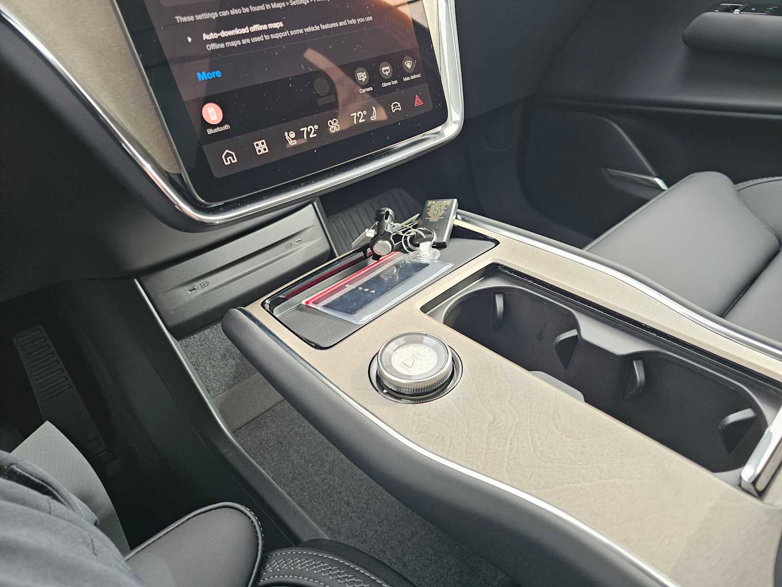 Certified 2025 Volvo EX90 Ultra image 28