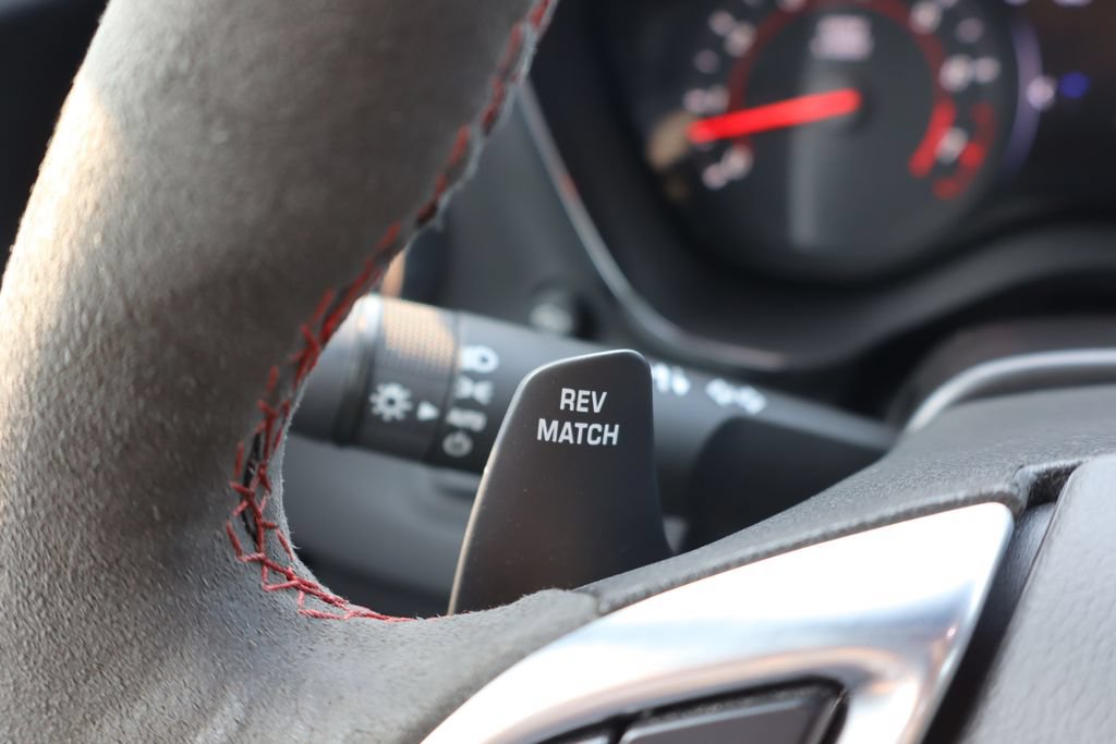 Used 2022 Chevrolet Camaro ZL1 RWD image 13