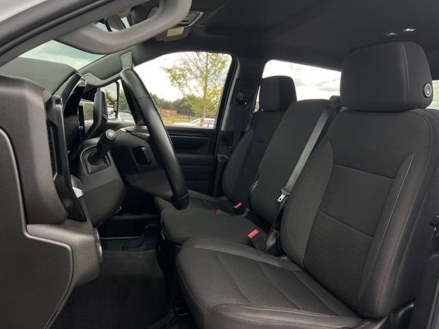 Used 2025 Chevrolet Silverado 2500 LT w/ Convenience Package AWD/4WD image 12