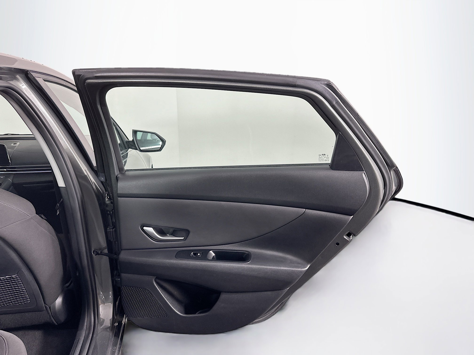 Used 2025 Hyundai Elantra SEL image 31