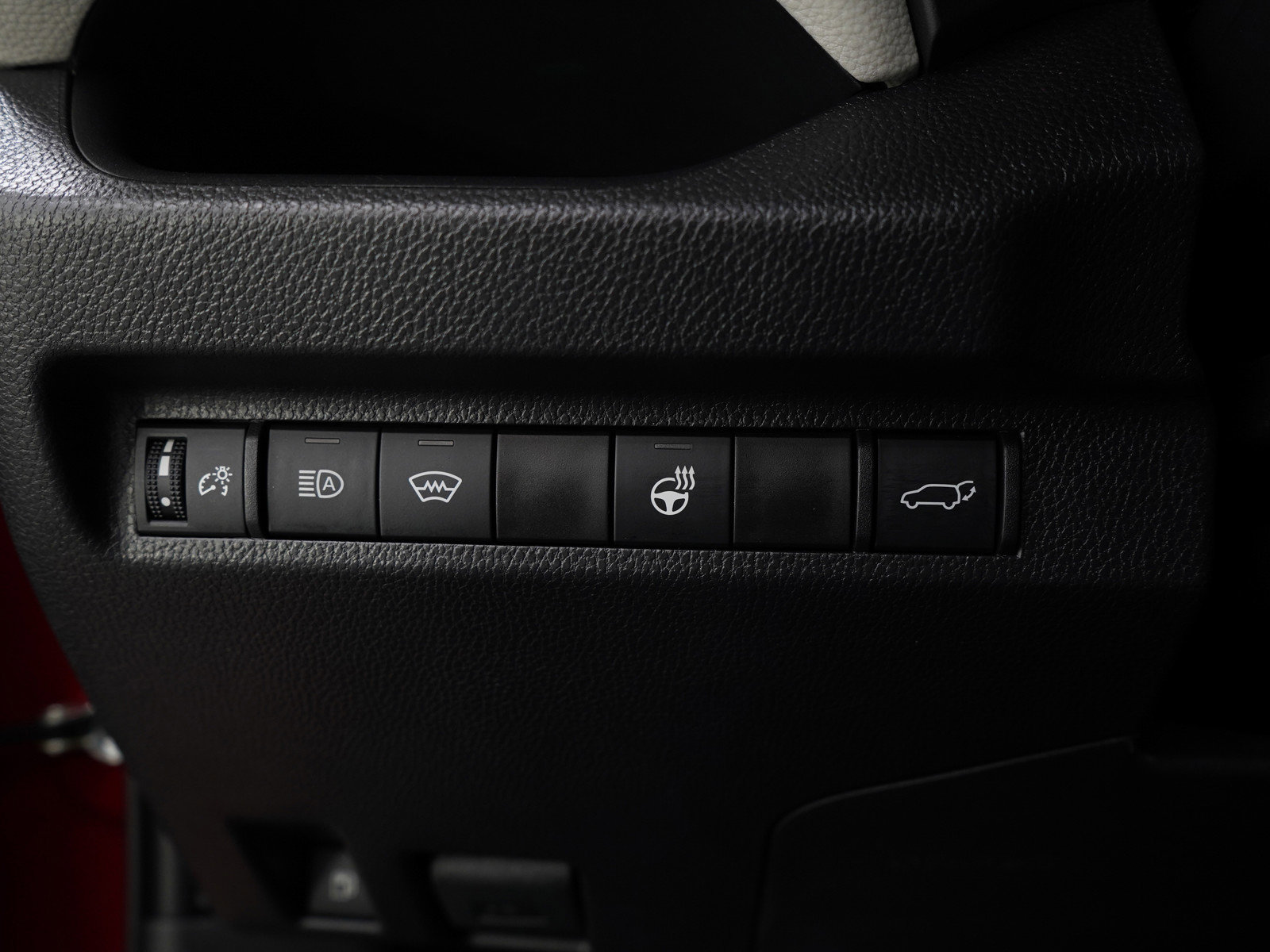 Used 2025 Toyota RAV4 XLE w/ Convenience Package AWD/4WD image 26