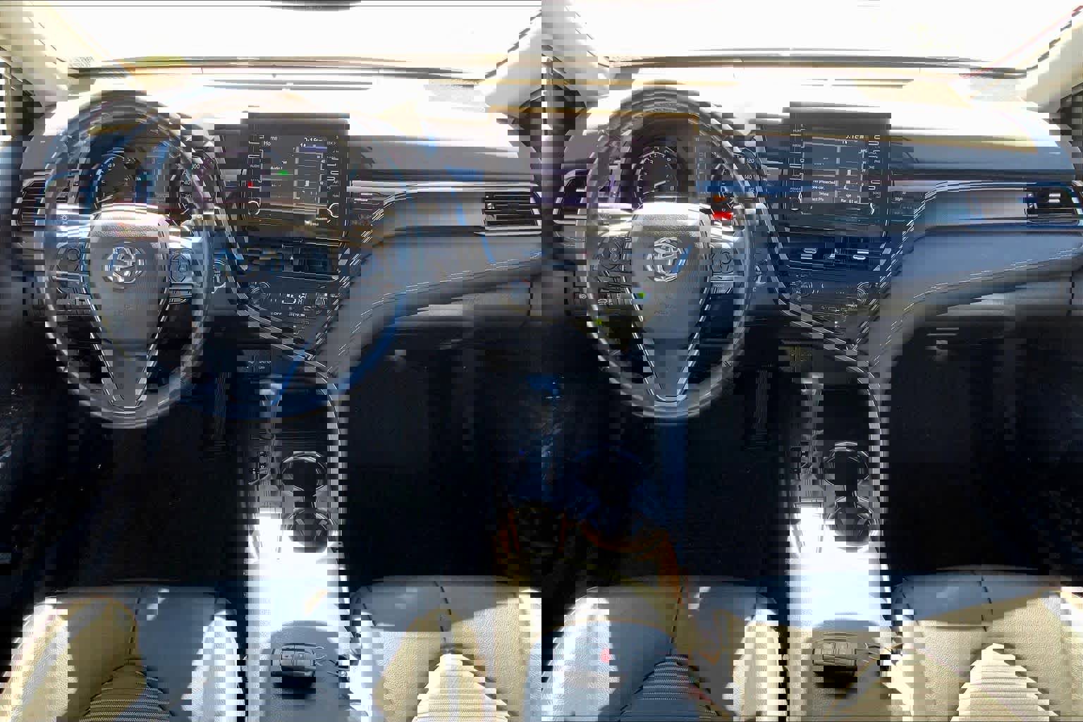 Used 2024 Toyota Camry SE w/ Convenience Package image 14