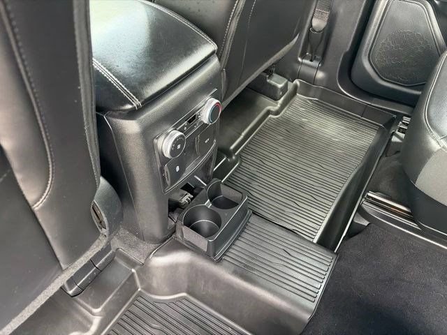 Used 2022 Ford Explorer XLT w/ Equipment Group 202A AWD/4WD image 34