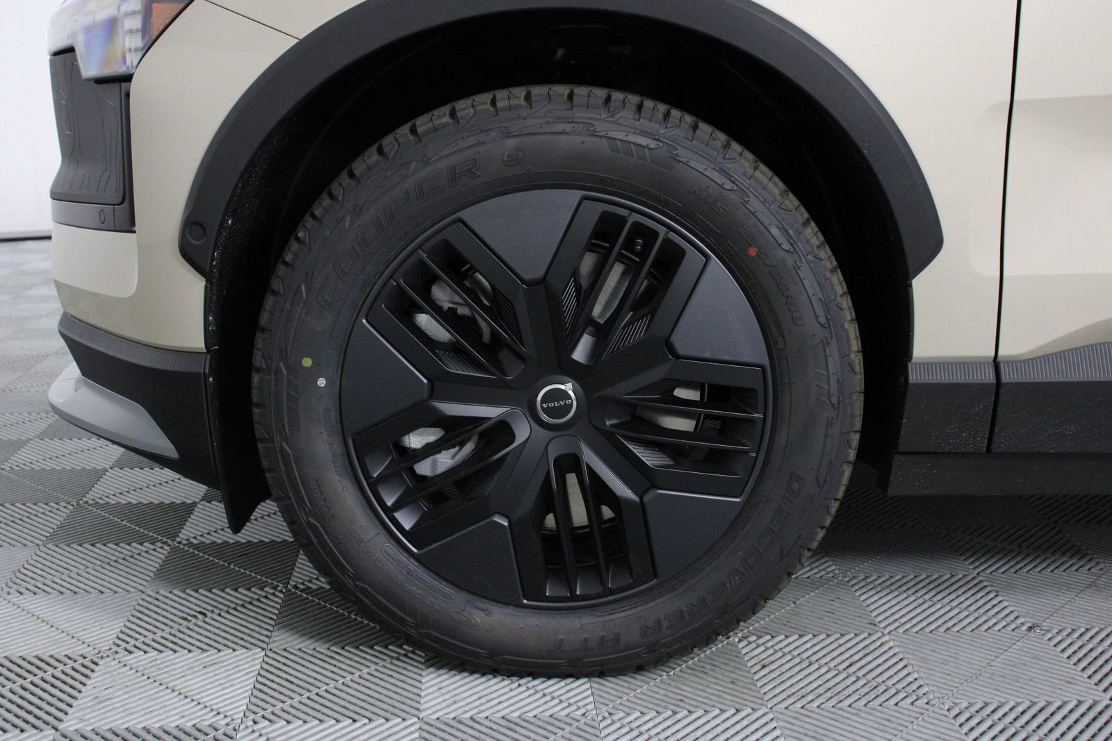 New 2026 Volvo EX30 Cross Country Ultra w/ Protection Package Premier image 12