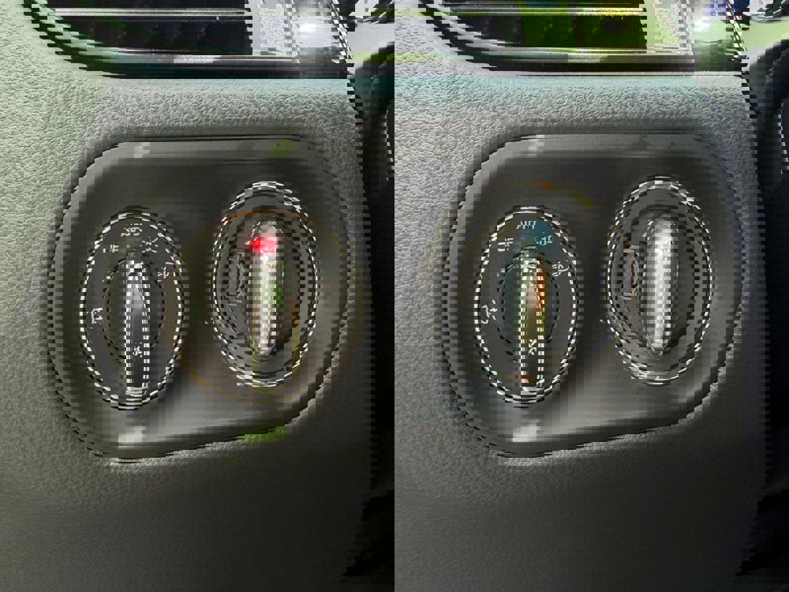 Used 2025 Porsche Macan image 27