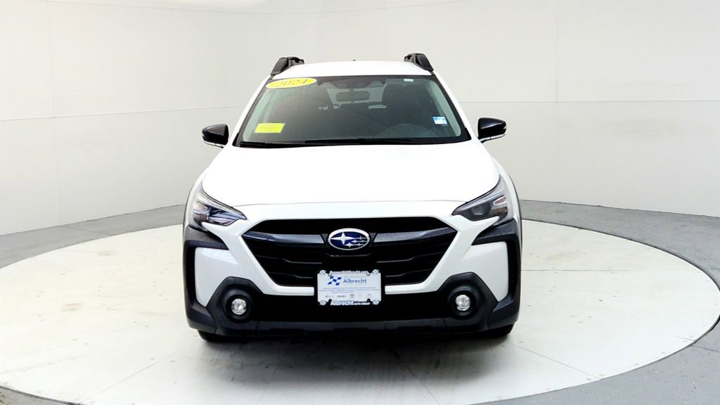 Used 2024 Subaru Outback Premium AWD/4WD image 8