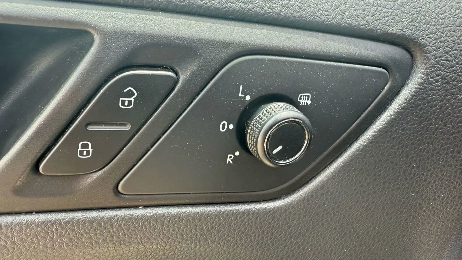 Used 2015 Volkswagen Jetta SE FWD image 14