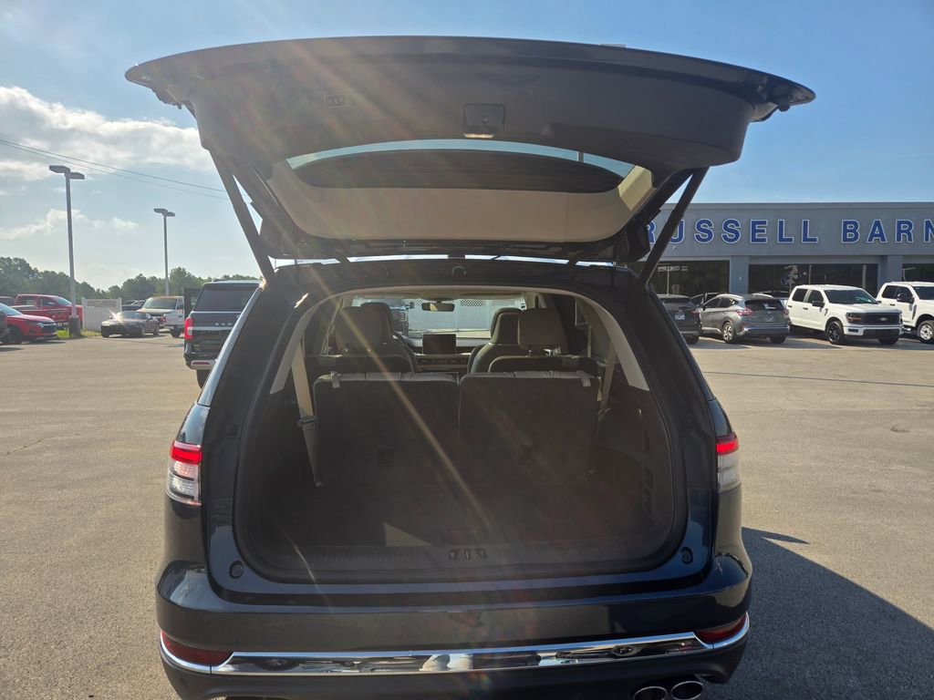 Used 2023 Lincoln Aviator Reserve w/ Equipment Group 201A AWD/4WD image 5