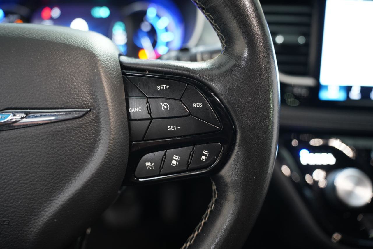 Used 2021 Chrysler Pacifica Touring-L w/ Uconnect Theater Family Group image 16