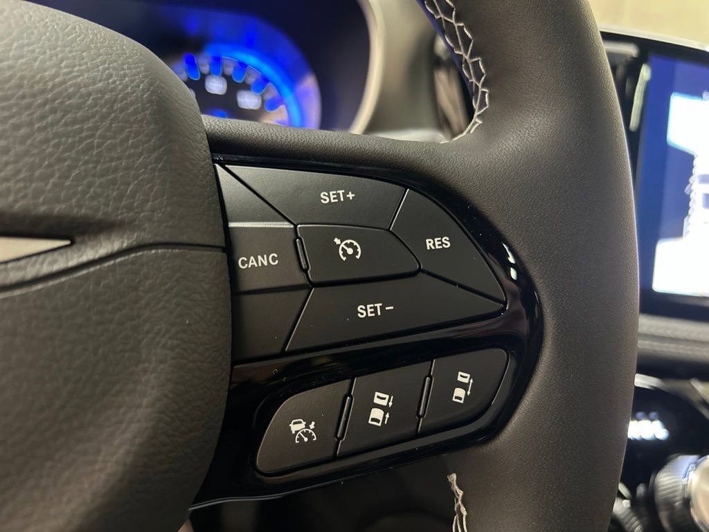 New 2027 Chrysler Pacifica Limited FWD image 24