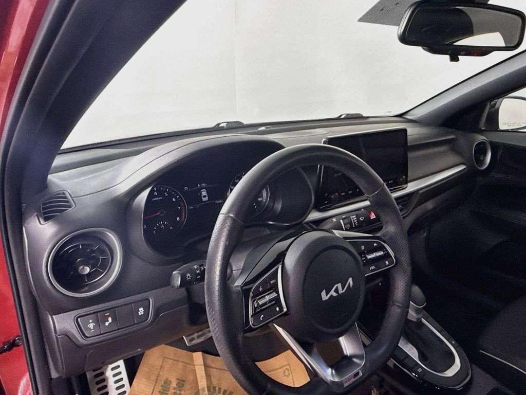 Used 2024 Kia Forte GT-Line w/ GT-Line Premium Package FWD image 9