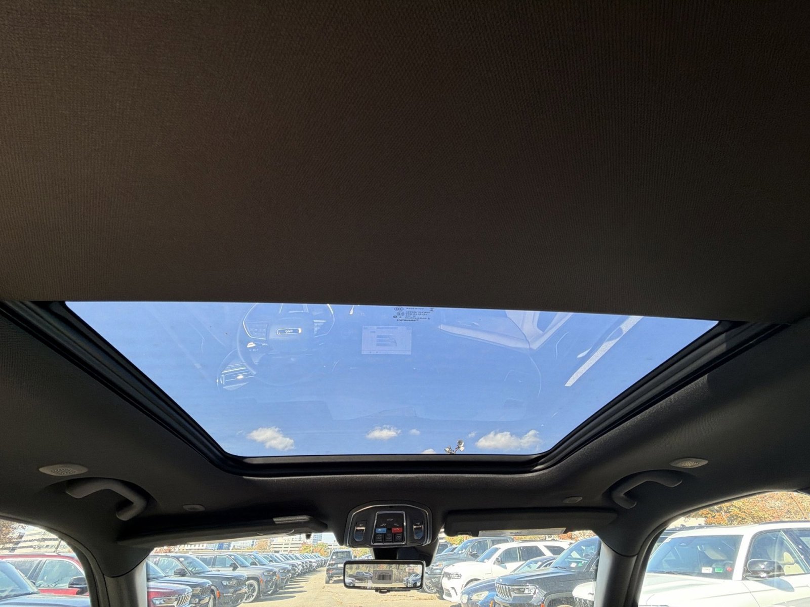 New 2025 Jeep Grand Cherokee Limited w/ Luxury Tech Group II image 24