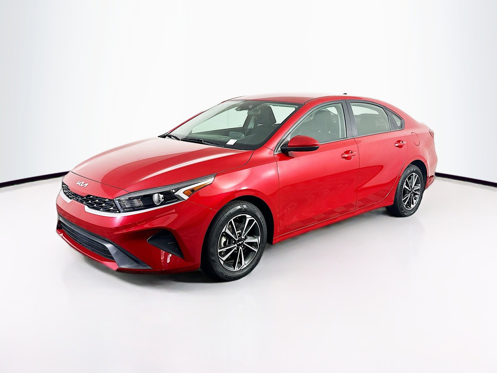Used 2024 Kia Forte LXS image 3