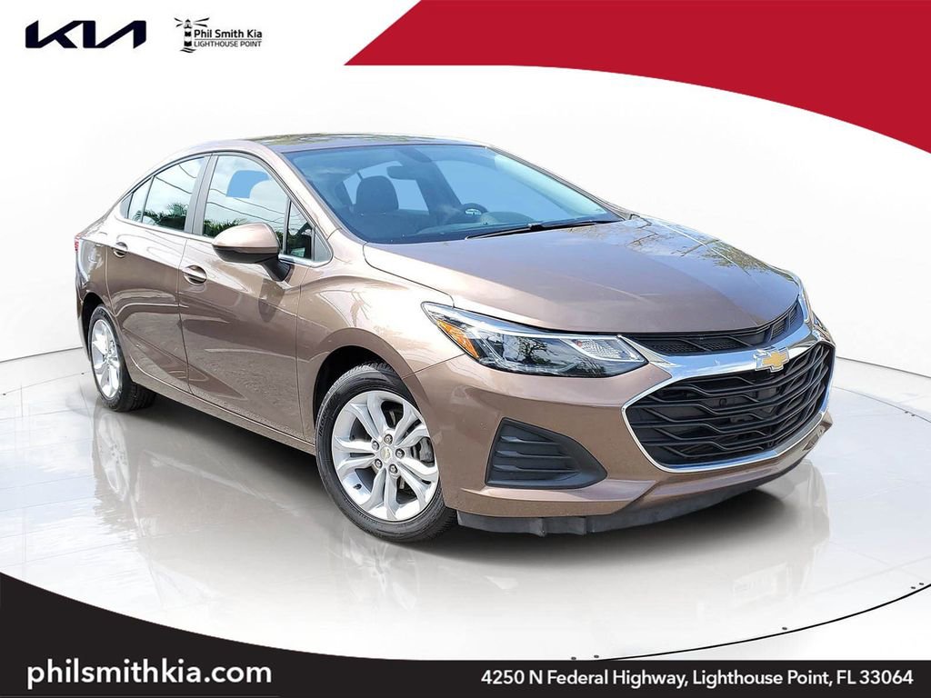 Used 2019 Chevrolet Cruze LT w/ Convenience Package image 1