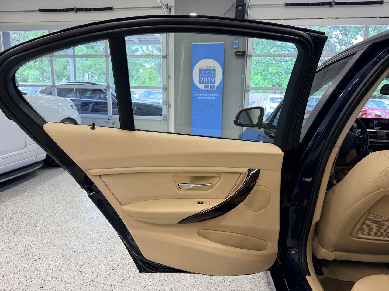 Used 2016 BMW 320i xDrive Sedan AWD/4WD image 16