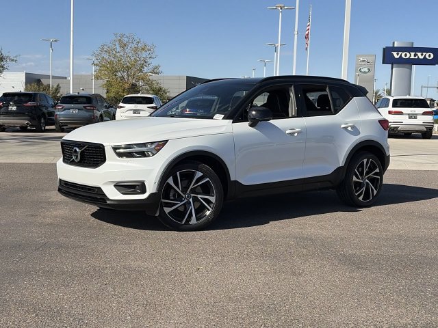 Used 2022 Volvo XC40 T5 R-Design w/ Advanced Package AWD/4WD image 2