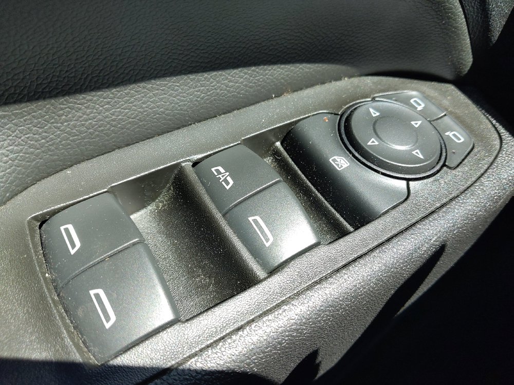Used 2021 Chevrolet Equinox LT FWD image 27