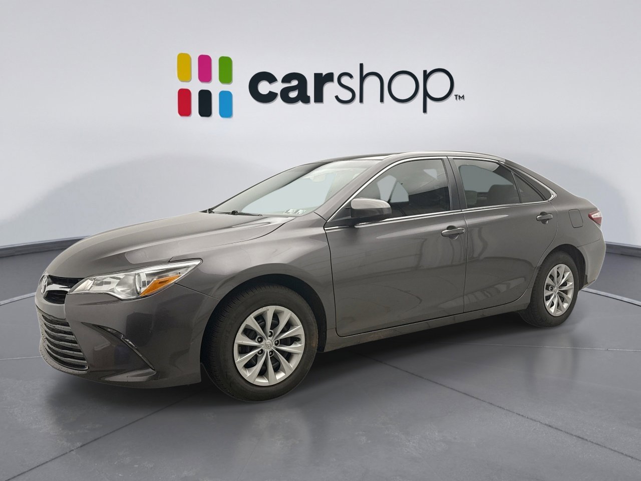 Used 2016 Toyota Camry LE image 1