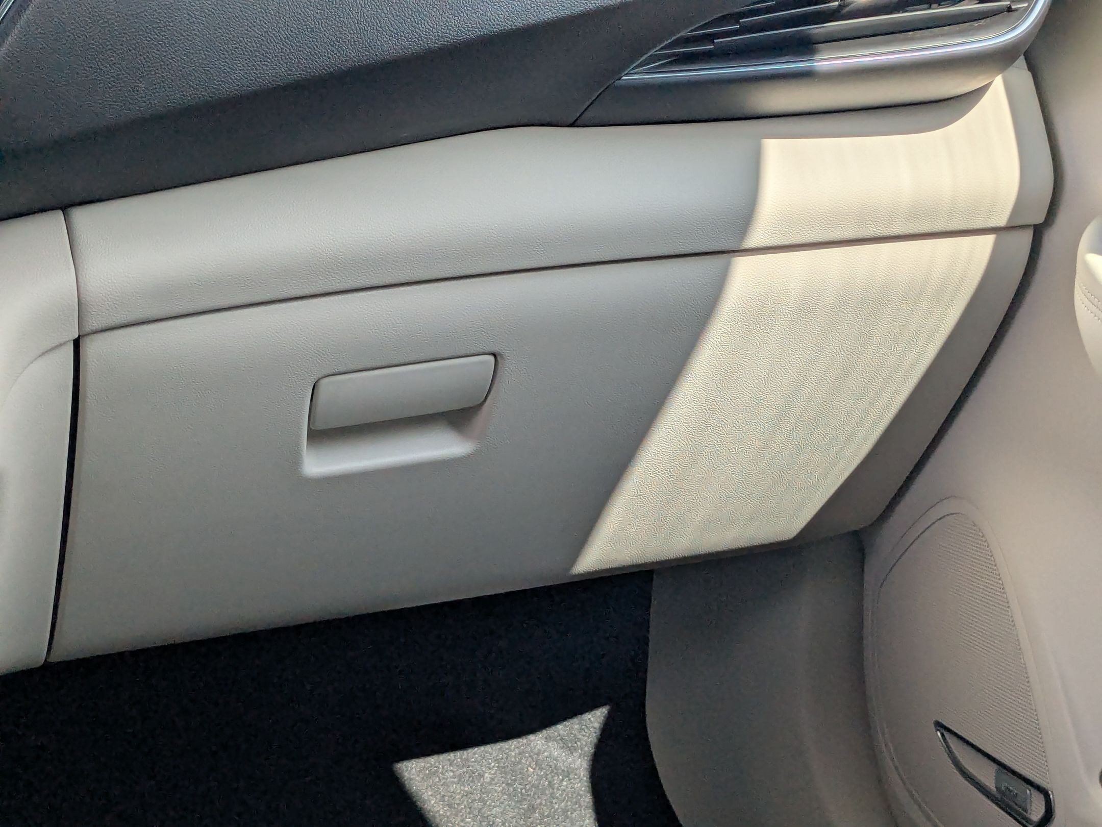 Certified 2022 Buick Envision Avenir w/ Technology Package II AWD/4WD image 34