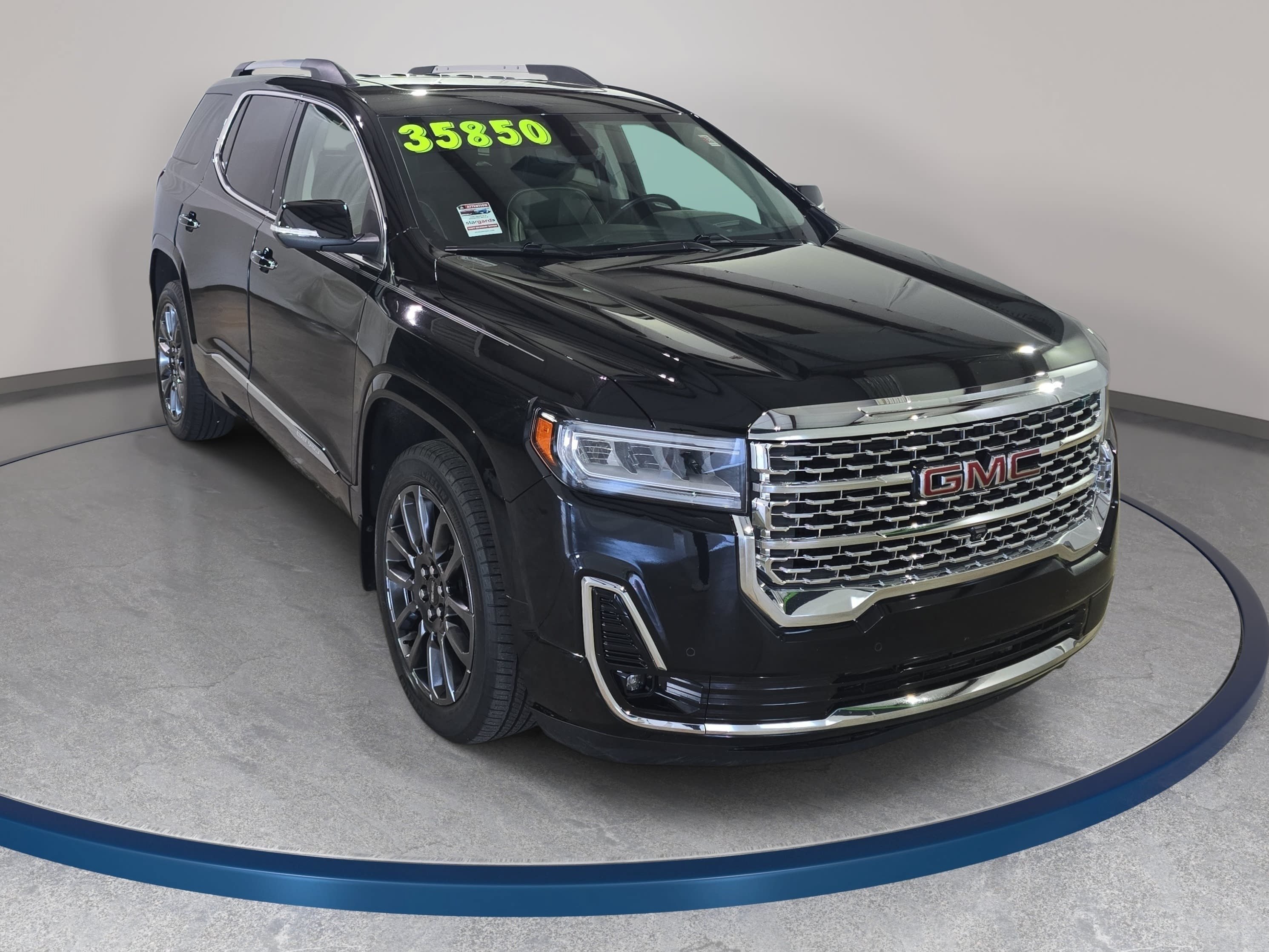 Used 2023 GMC Acadia Denali w/ Black Diamond Edition AWD/4WD image 4