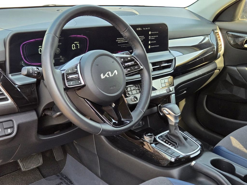 Certified 2025 Kia Seltos S FWD image 17