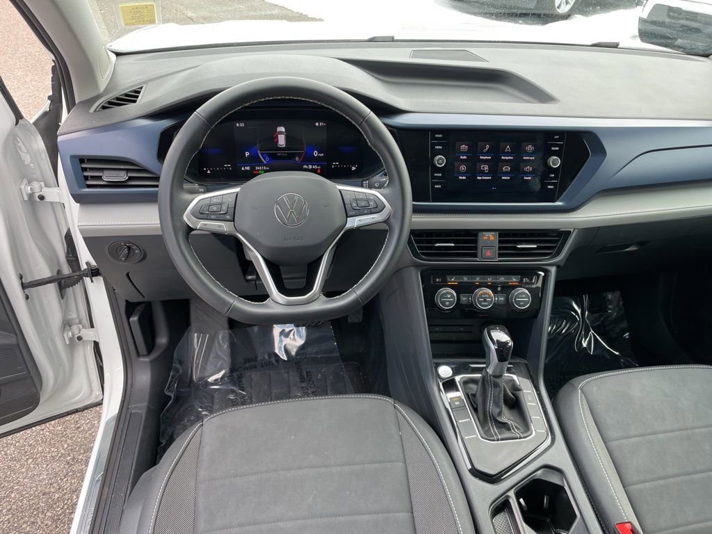 Used 2024 Volkswagen Taos SE image 24