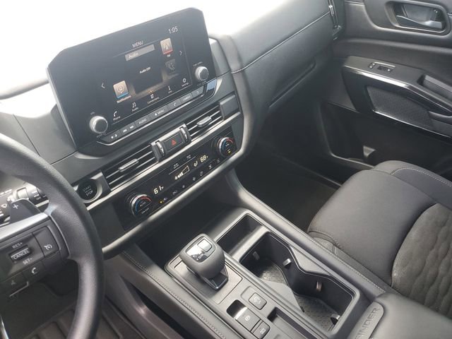 Certified 2025 Nissan Pathfinder S image 22