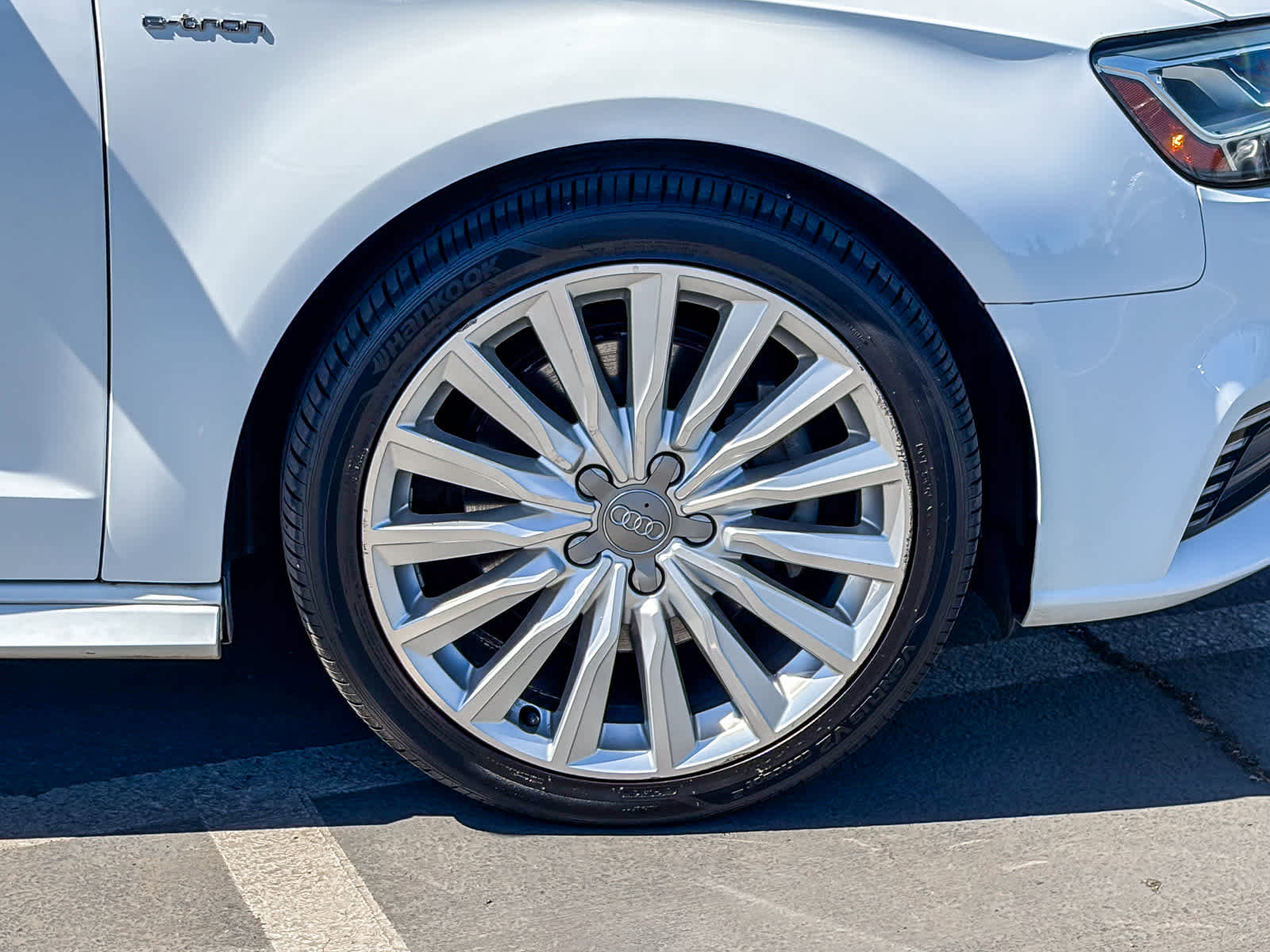 Used 2017 Audi A3 e-tron Premium Plus w/ Technology Package image 9