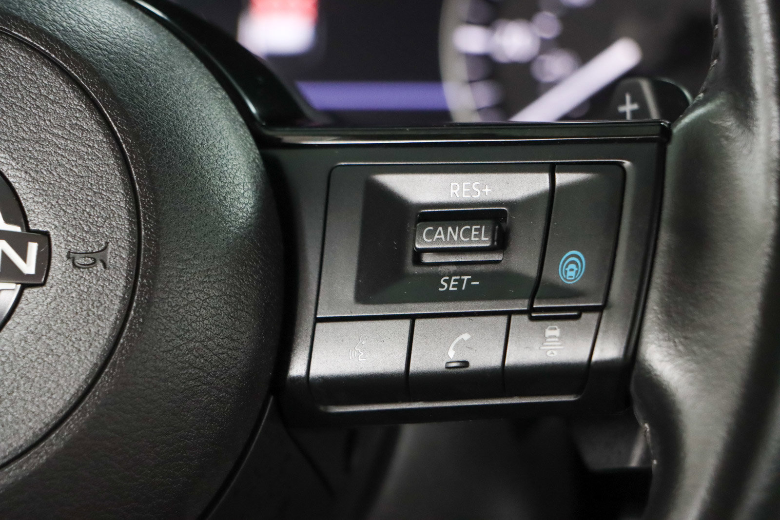 Used 2023 Nissan Pathfinder SL image 14