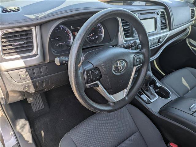 Used 2019 Toyota Highlander LE FWD image 10
