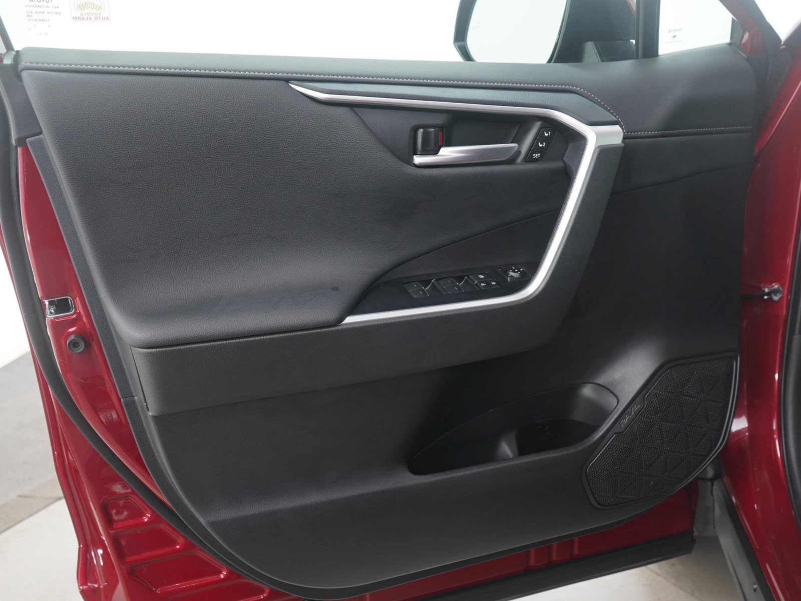 Used 2025 Toyota RAV4 Limited w/ Weather Package image 20