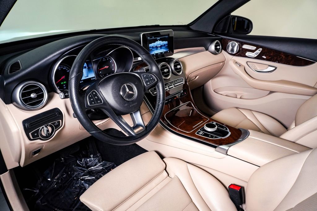 Used 2018 Mercedes-Benz GLC 300 4MATIC image 19