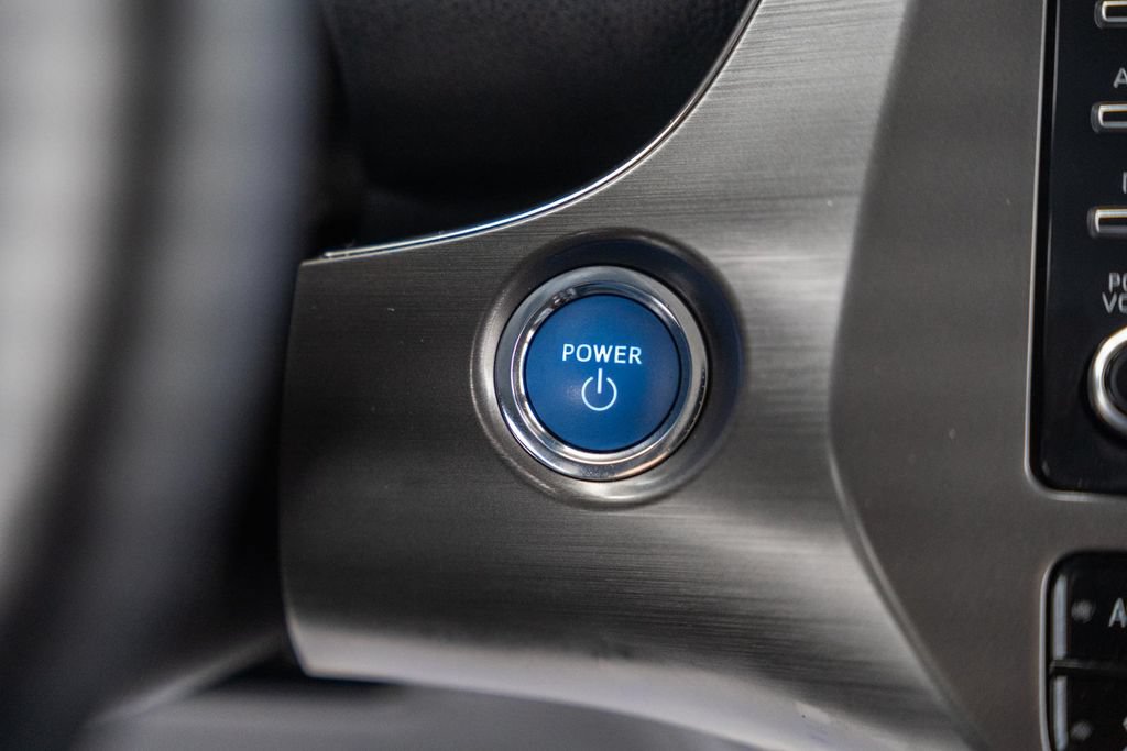 Certified 2021 Toyota Prius FWD image 30