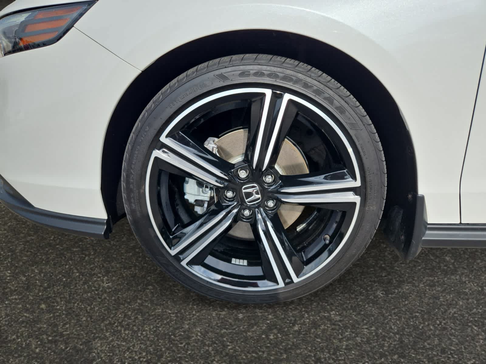 Used 2025 Honda Accord Sport image 14