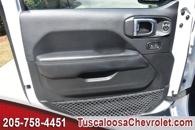 Used 2018 Jeep Wrangler Unlimited Sahara AWD/4WD image 19