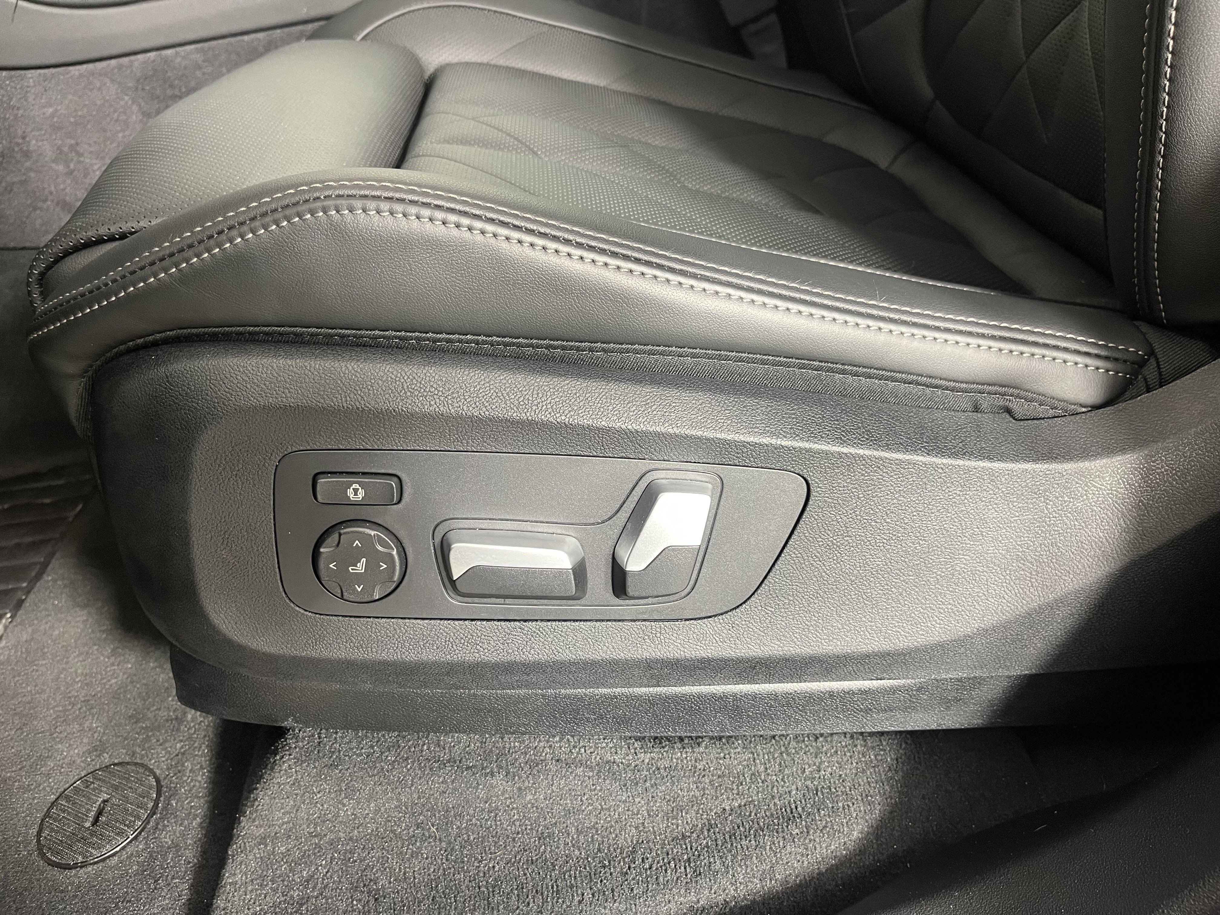 Certified 2025 BMW X5 xDrive40i w/ Premium Package image 20