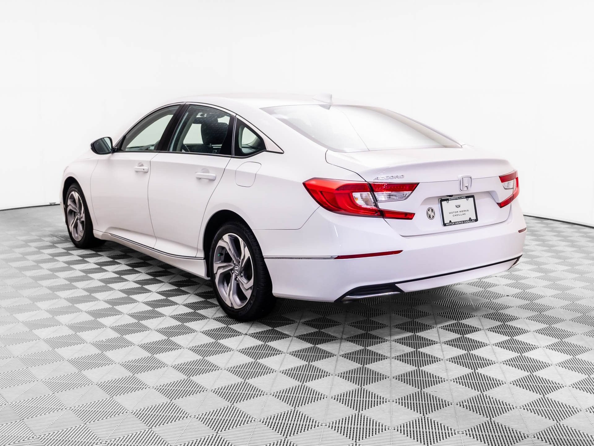 Used 2018 Honda Accord EX image 3