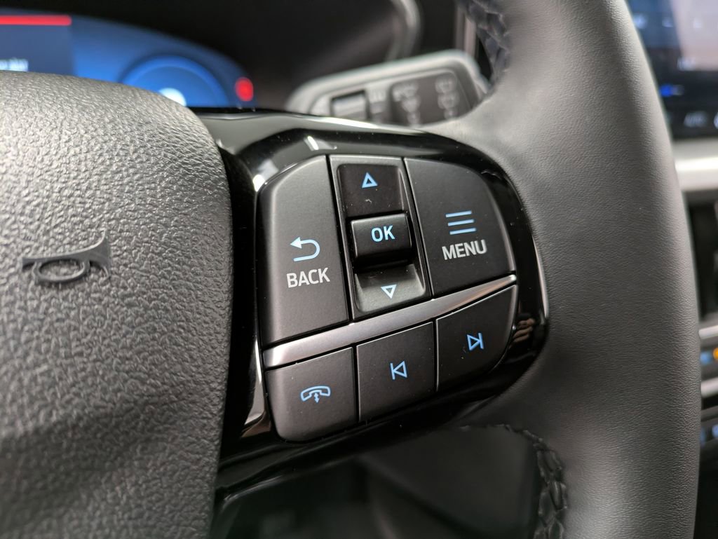 Used 2023 Ford Escape Platinum AWD/4WD image 17