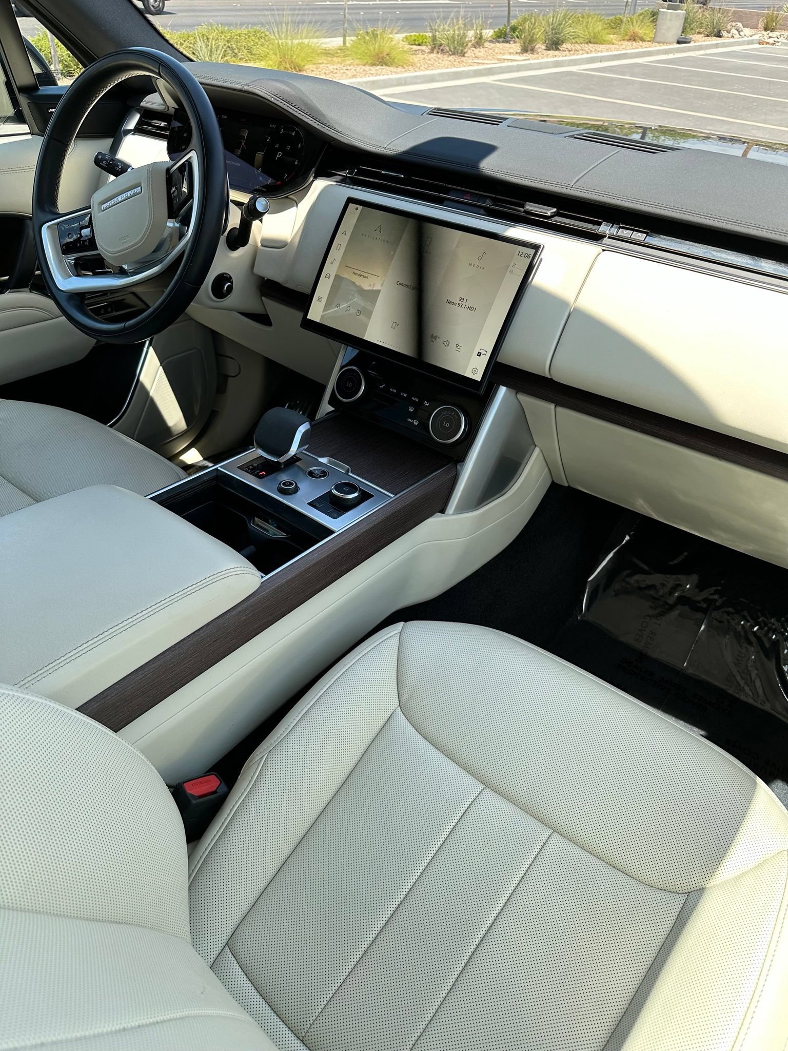 Used 2023 Land Rover Range Rover SE AWD/4WD image 13