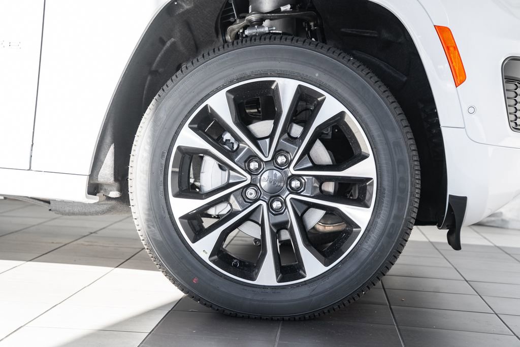 New 2025 Jeep Grand Cherokee Overland w/ Adv Protech Group III image 17