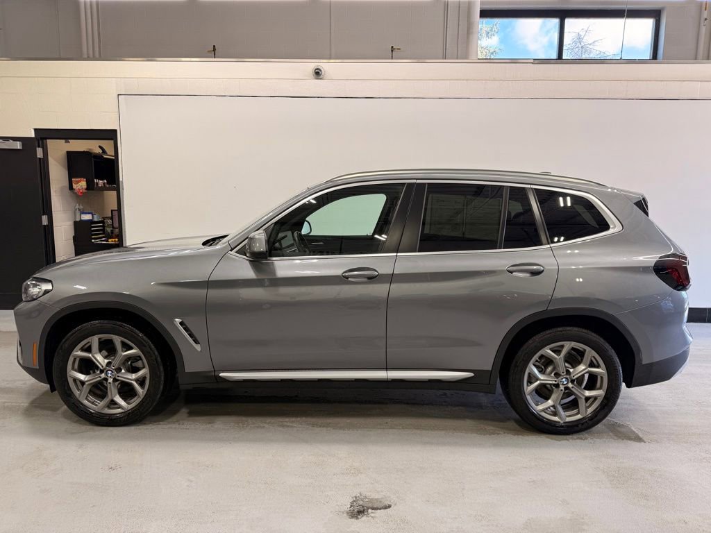 Used 2023 BMW X3 xDrive30i w/ Premium Package AWD/4WD image 2
