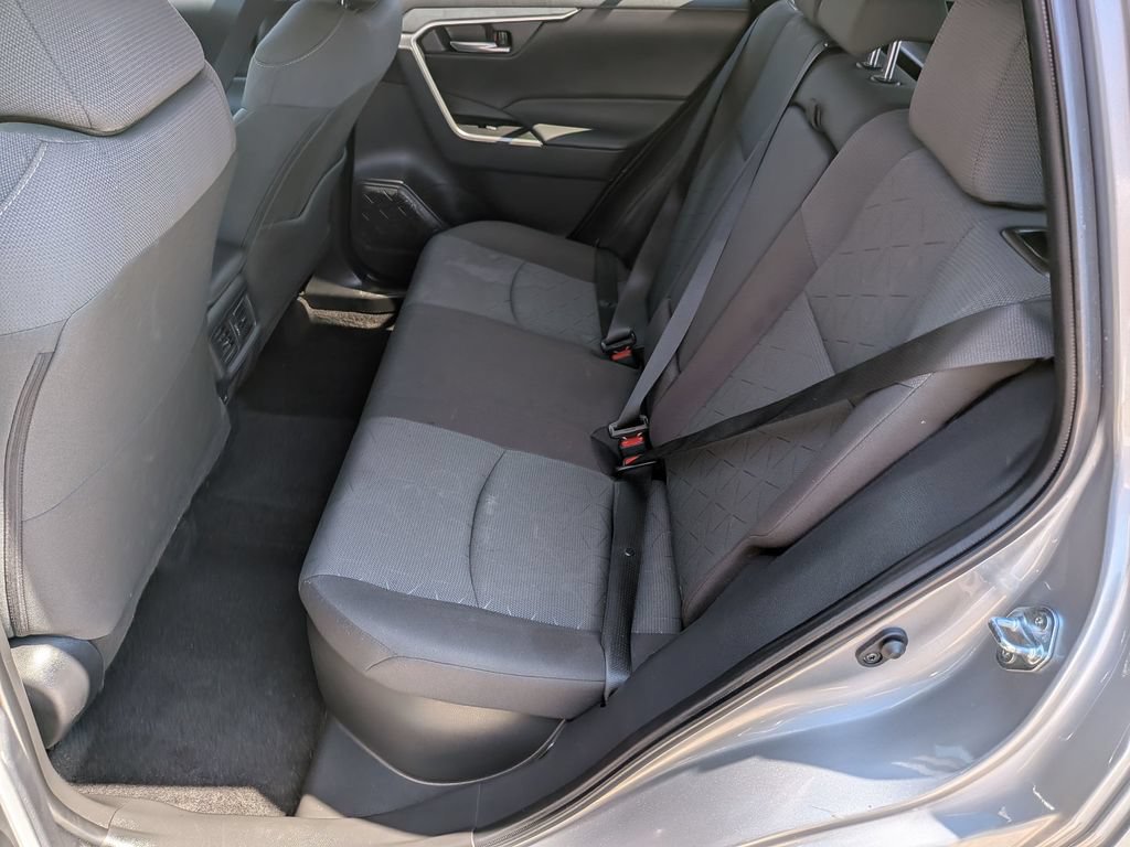 Used 2025 Toyota RAV4 XLE AWD/4WD image 28