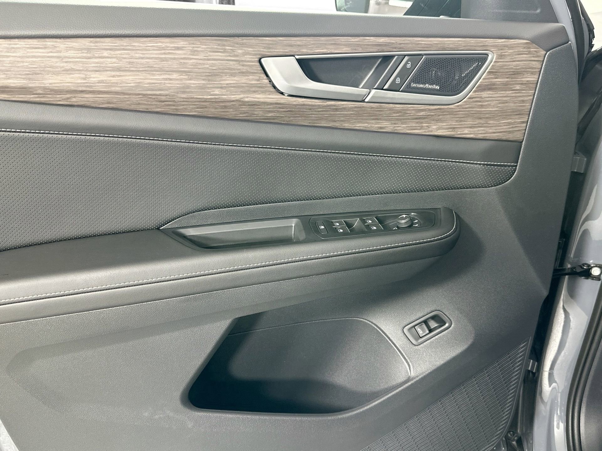 New 2026 Volkswagen Atlas SEL Premium R-Line image 16