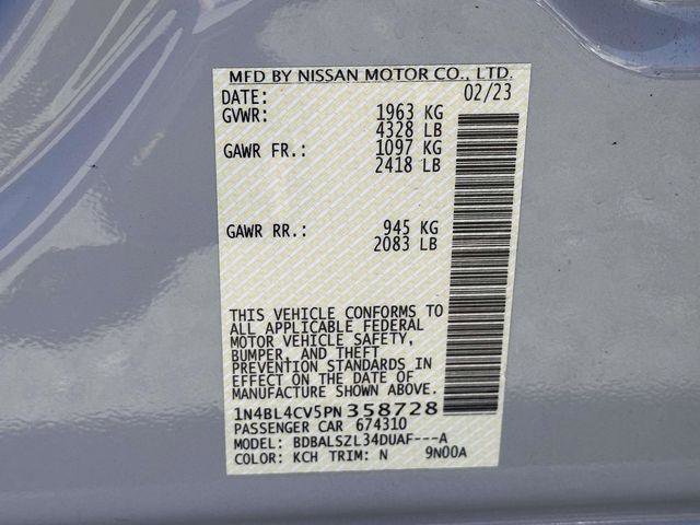 Used 2023 Nissan Altima 2.5 SR w/ SR Premium Package FWD image 32