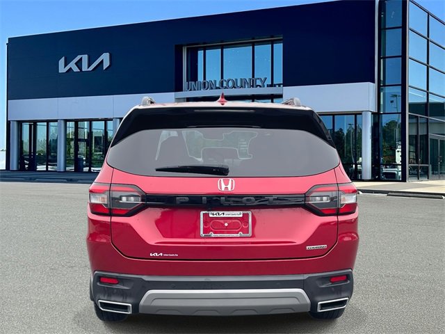 Used 2025 Honda Pilot Touring image 10