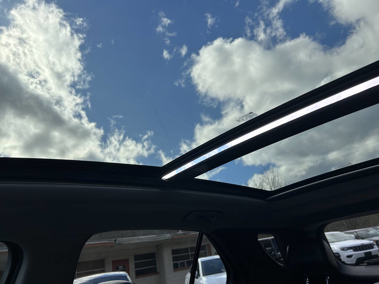 Used 2023 Chevrolet Equinox Premier image 38