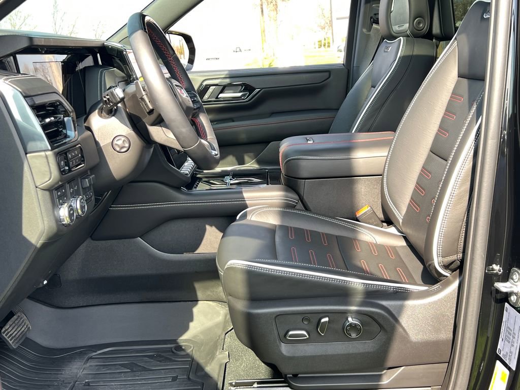Used 2025 GMC Yukon AT4 Ultimate w/ LPO, Floor Liner Package image 19